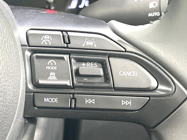 【トヨタセーフティセンス】走行中に前方の車両等を認識し、衝突しそうな時は警報とブレーキで衝突回避と被害軽減をアシスト。より安全にドライブをお楽しみいただけます。