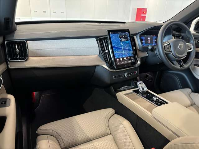 XC90ウルトラ T8 AWD プラグインハイブリッド 4WD