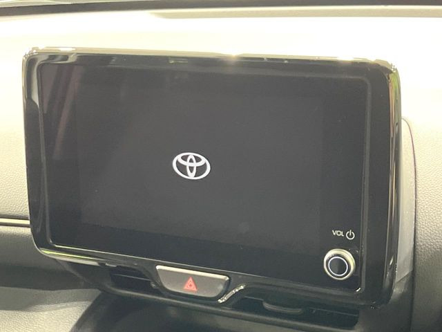 �y8�C���` �f�B�X�v���C�I�[�f�B�I�z���ʂ̃f�B�X�v���C��AppleCarPlay��AndroidAuto�����p�\�B�傫�ȉ�ʂŃX�}�z�i�r�A�v���������p���������܂���