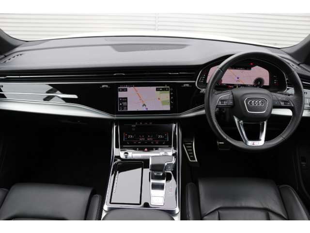 Q755 TFSI クワトロ Sライン 4WD