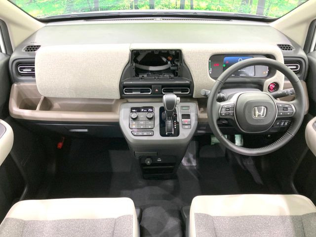 フリード1.5 e:HEV エアー EX