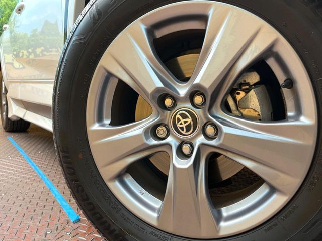 �y����17�C���`�A���~�z�C�[���z�O�ςɃ}�b�`���������A���~�z�C�[���𑕒����Ă���܂��B�e��ЊO�A���~�z�C�[����A�X�^�b�h���X�^�C�����戵�����Ă���܂��B���񂲑��k����������
