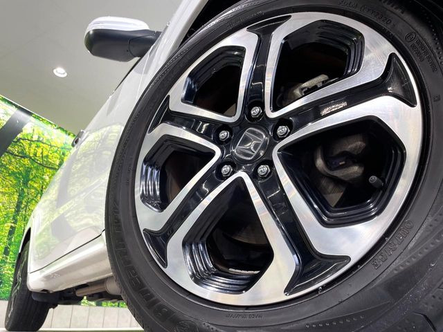 �y����17�C���`�A���~�z�C�[���z�O�ςɃ}�b�`���������A���~�z�C�[���𑕒����Ă���܂��B�e��ЊO�A���~�z�C�[����A�X�^�b�h���X�^�C�����戵�����Ă���܂��B���񂲑��k����������