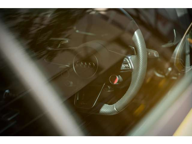 R8V10 5.2 FSI クワトロ 4WD