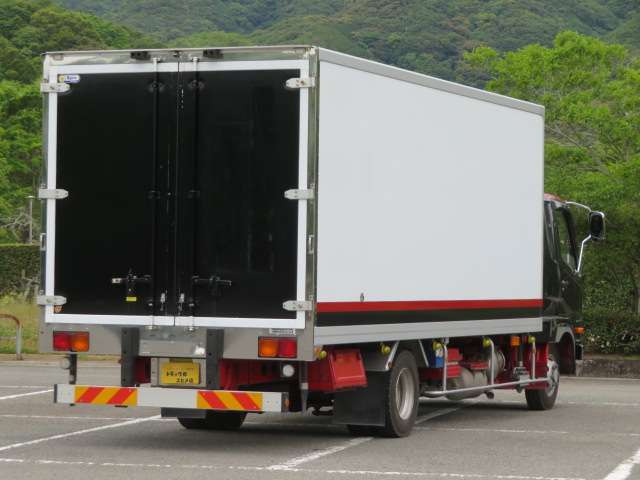 ファイター冷蔵冷凍車