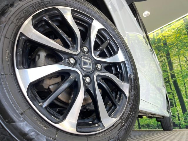 �y����14�C���`�A���~�z�C�[���z�O�ςɃ}�b�`���������A���~�z�C�[���𑕒����Ă���܂��B�e��ЊO�A���~�z�C�[����A�X�^�b�h���X�^�C�����戵�����Ă���܂��B���񂲑��k����������