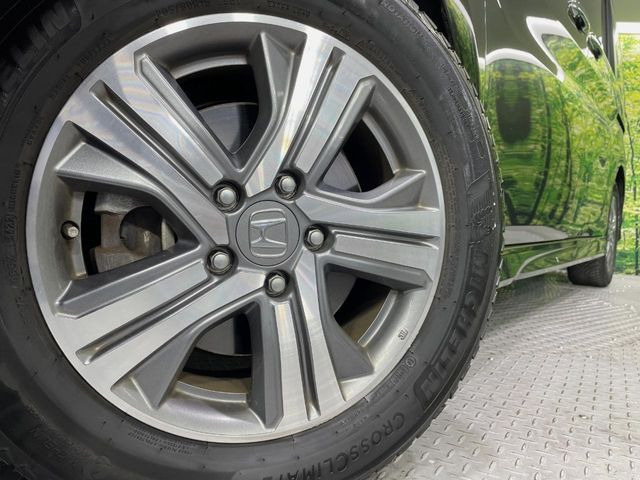 �y����16�C���`�A���~�z�C�[���z�O�ςɃ}�b�`���������A���~�z�C�[���𑕒����Ă���܂��B�e��ЊO�A���~�z�C�[����A�X�^�b�h���X�^�C�����戵�����Ă���܂��B���񂲑��k����������