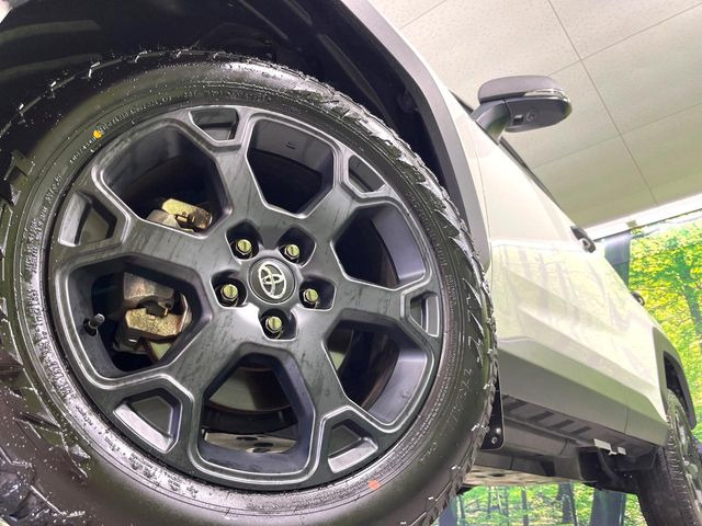 �y����18�C���`�A���~�z�C�[���z�O�ςɃ}�b�`���������A���~�z�C�[���𑕒����Ă���܂��B�e��ЊO�A���~�z�C�[����A�X�^�b�h���X�^�C�����戵�����Ă���܂��B���񂲑��k����������