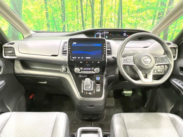 セレナ1.2 e-POWER ハイウェイスターV