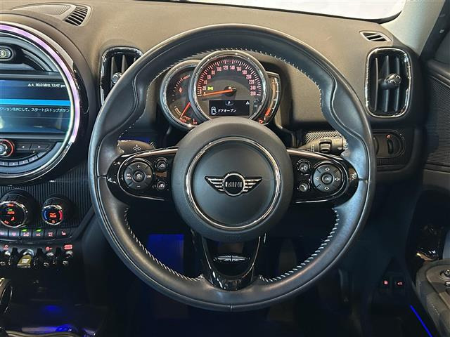 ミニクロスオーバークーパー S E オール4 4WD