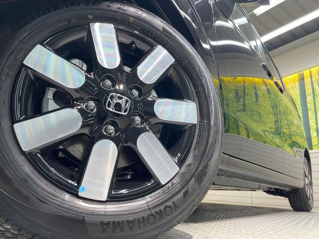 �y15�C���`�A���~�z�C�[���z�O�ςɃ}�b�`�����A���~�z�C�[���𑕒����Ă���܂��B�e��A���~�z�C�[����A�X�^�b�h���X�^�C�����戵�����Ă���܂��B���񂲑��k����������