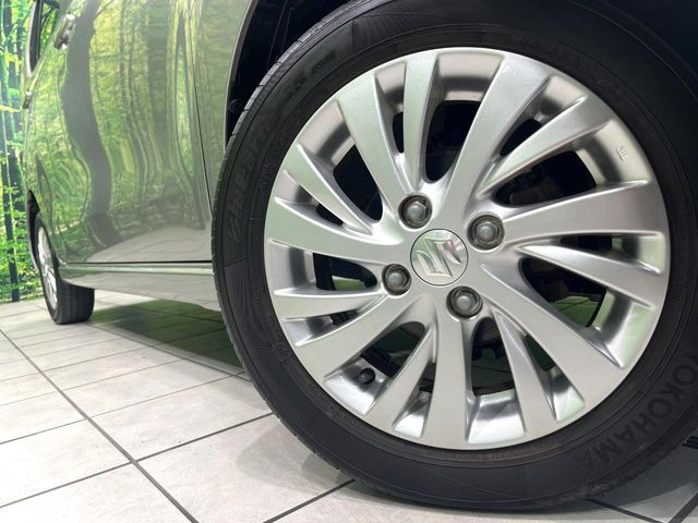 �y����14�C���`�A���~�z�C�[���z�O�ςɃ}�b�`���������A���~�z�C�[���𑕒����Ă���܂��B�e��ЊO�A���~�z�C�[����A�X�^�b�h���X�^�C�����戵�����Ă���܂��B���񂲑��k����������