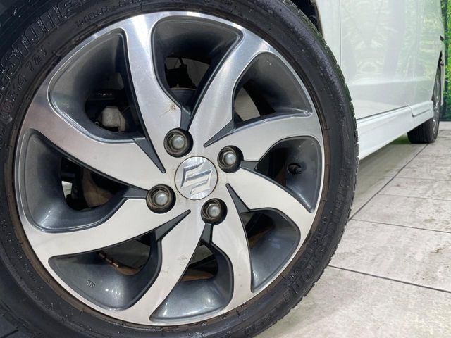 �y����14�C���`�A���~�z�C�[���z�O�ςɃ}�b�`���������A���~�z�C�[���𑕒����Ă���܂��B�e��ЊO�A���~�z�C�[����A�X�^�b�h���X�^�C�����戵�����Ă���܂��B���񂲑��k����������