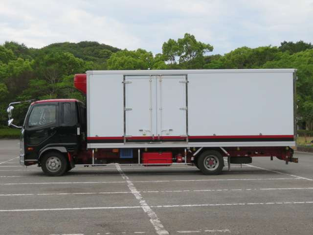 ファイター冷蔵冷凍車