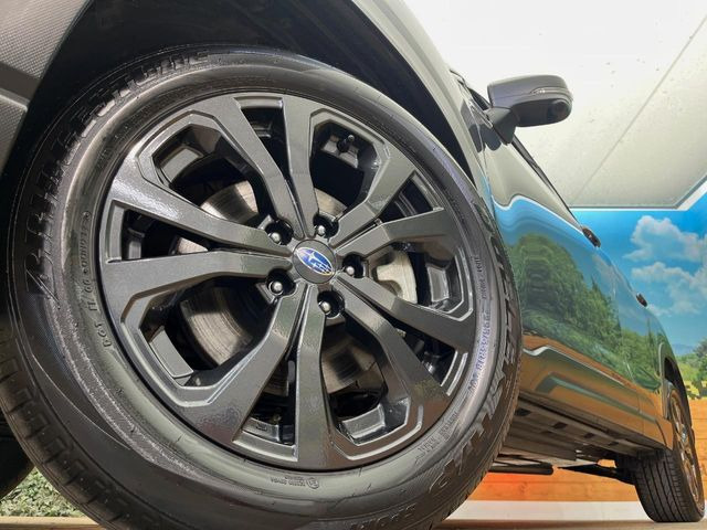 �y����18�C���`�A���~�z�C�[���z�O�ςɃ}�b�`���������A���~�z�C�[���𑕒����Ă���܂��B�e��ЊO�A���~�z�C�[����A�X�^�b�h���X�^�C�����戵�����Ă���܂��B���񂲑��k����������