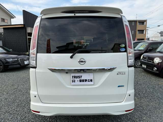 セレナ2.0 ハイウェイスター 4WD