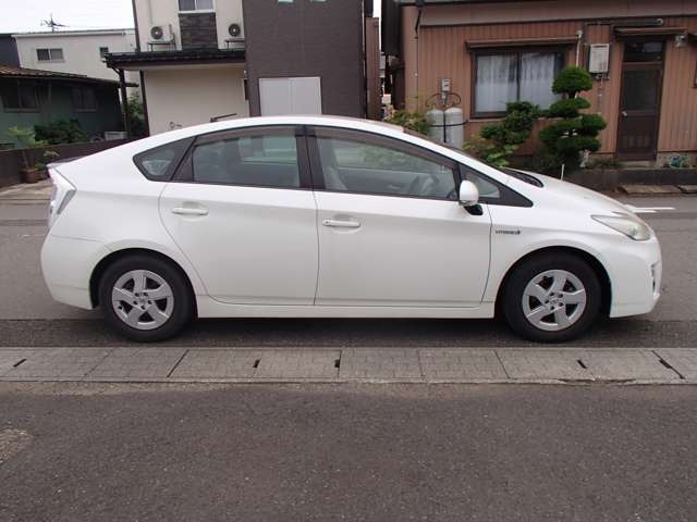 プリウス1.8 S