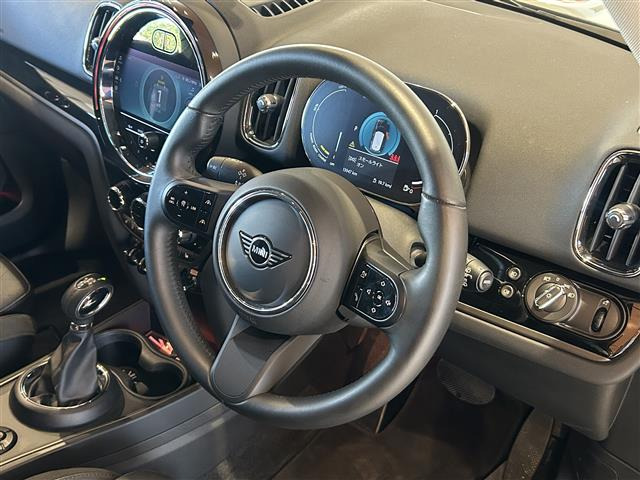 ミニクロスオーバークーパー S E オール4 4WD