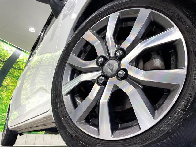 �y����15�C���`�A���~�z�C�[���z�O�ςɃ}�b�`���������A���~�z�C�[���𑕒����Ă���܂��B�e��ЊO�A���~�z�C�[����A�X�^�b�h���X�^�C�����戵�����Ă���܂��B���񂲑��k����������