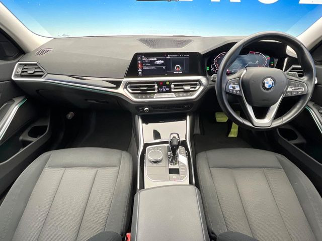 3シリーズセダン320i