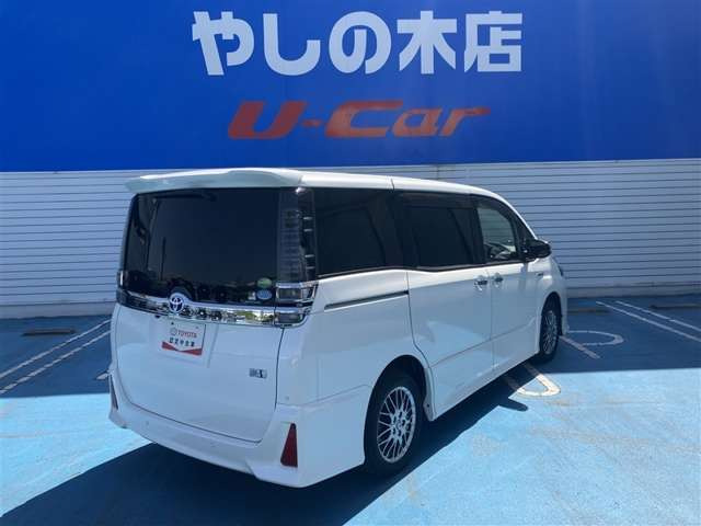 ヴォクシー1.8 ハイブリッド ZS 煌II