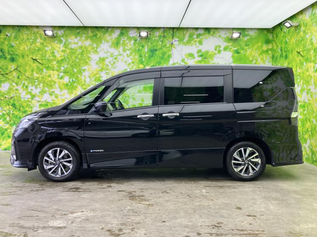 セレナ1.2 e-POWER ハイウェイスターV