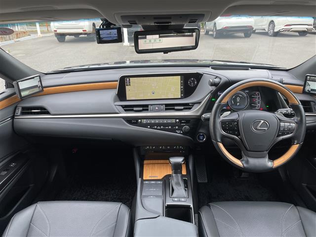 ES300h バージョンL