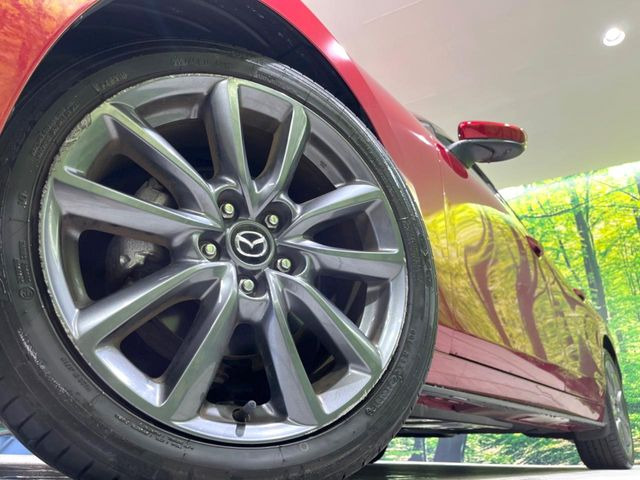 �y����18�C���`�A���~�z�C�[���z�O�ςɃ}�b�`���������A���~�z�C�[���𑕒����Ă���܂��B�e��ЊO�A���~�z�C�[����A�X�^�b�h���X�^�C�����戵�����Ă���܂��B���񂲑��k����������