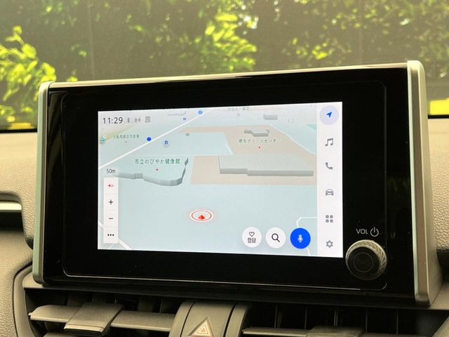 �y8�C���` �f�B�X�v���C�I�[�f�B�I�z���ʂ̃f�B�X�v���C��AppleCarPlay��AndroidAuto�����p�\�B�傫�ȉ�ʂŃX�}�z�i�r�A�v���������p���������܂���