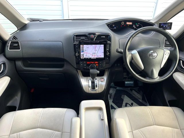 セレナ2.0 ハイウェイスターG S-HYBRID アドバンスドセーフティパッケージ