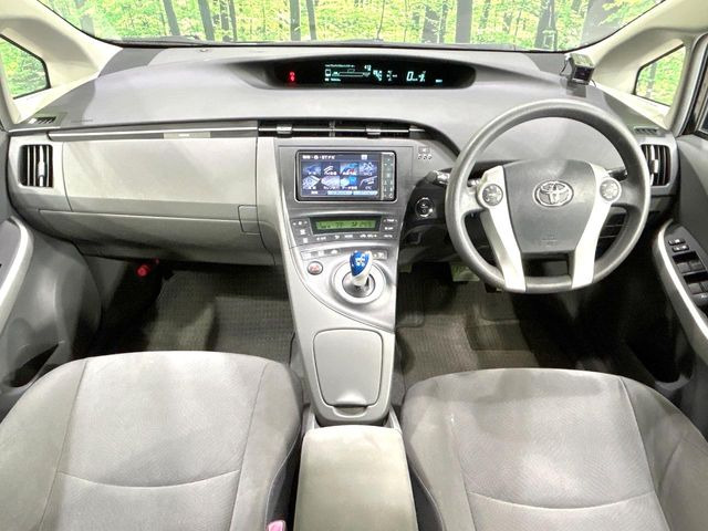 プリウス1.8 S
