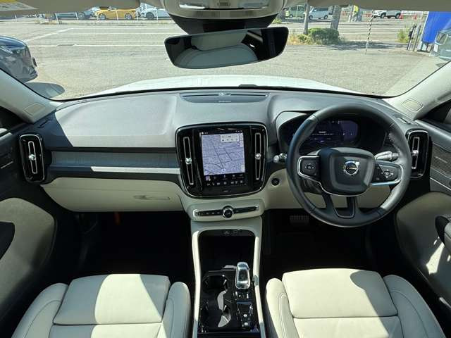 XC40ウルトラ B4 AWD 4WD