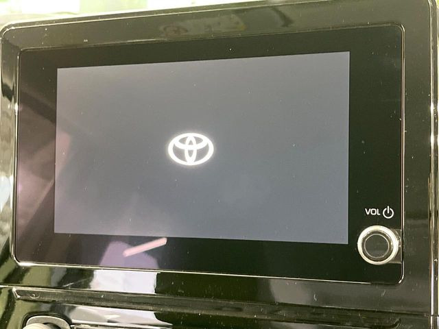 �y8�C���` �f�B�X�v���C�I�[�f�B�I�z���ʂ̃f�B�X�v���C��AppleCarPlay��AndroidAuto�����p�\�B�傫�ȉ�ʂŃX�}�z�i�r�A�v���������p���������܂���