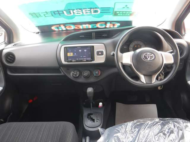 ヴィッツ1.3 F 4WD