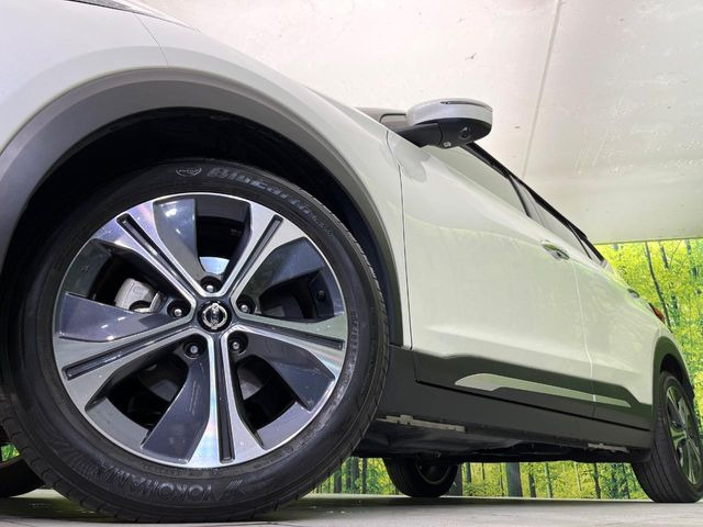 �y����17�C���`�A���~�z�C�[���z�O�ςɃ}�b�`���������A���~�z�C�[���𑕒����Ă���܂��B�e��ЊO�A���~�z�C�[����A�X�^�b�h���X�^�C�����戵�����Ă���܂��B���񂲑��k����������