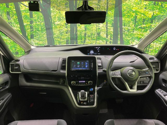 セレナ1.2 e-POWER ハイウェイスターV