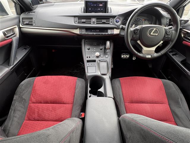 CT200h Fスポーツ