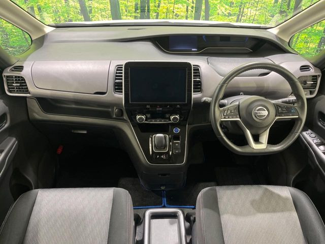 セレナ1.2 e-POWER ハイウェイスターV
