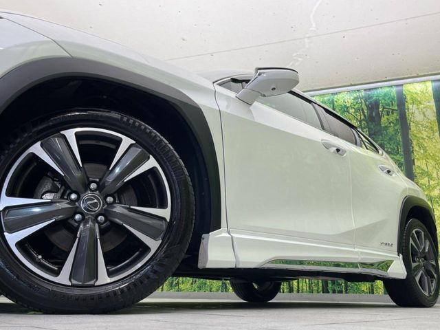 �y����18�C���`�A���~�z�C�[���z�O�ςɃ}�b�`���������A���~�z�C�[���𑕒����Ă���܂��B�e��ЊO�A���~�z�C�[����A�X�^�b�h���X�^�C�����戵�����Ă���܂��B���񂲑��k����������