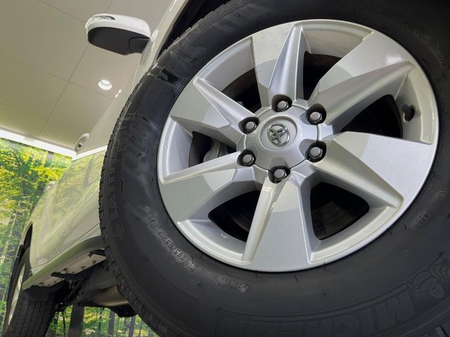 �O�ςɃ}�b�`���������A���~�z�C�[���𑕒����Ă���܂��B�e��ЊO�A���~�z�C�[����A�X�^�b�h���X�^�C�����戵�����Ă���܂��B���񂲑��k����������