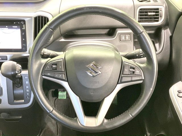 �y�X�e�A�����O�X�C�b�`�z�^�]���A�O������ڐ������炷���ƂȂ��A�I�[�f�B�I���̑��삪�\�ȕ֗��@�\!���S&���K�ȃh���C�u�����o���Ă���܂���