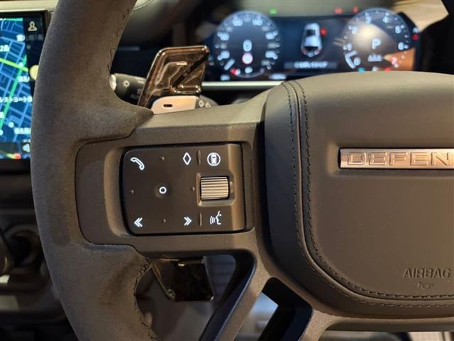 ディフェンダー110 V8 5.0L P525 4WD