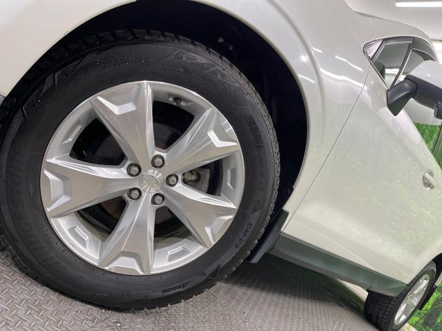 �y����17�C���`�A���~�z�C�[���z�O�ςɃ}�b�`���������A���~�z�C�[���𑕒����Ă���܂��B�e��ЊO�A���~�z�C�[����A�X�^�b�h���X�^�C�����戵�����Ă���܂��B���񂲑��k����������