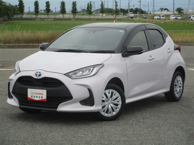 ヤリス1.5 ハイブリッド G E-Four 4WD