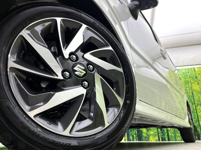 �y����15�C���`�A���~�z�C�[���z�O�ςɃ}�b�`���������A���~�z�C�[���𑕒����Ă���܂��B�e��ЊO�A���~�z�C�[����A�X�^�b�h���X�^�C�����戵�����Ă���܂��B���񂲑��k����������