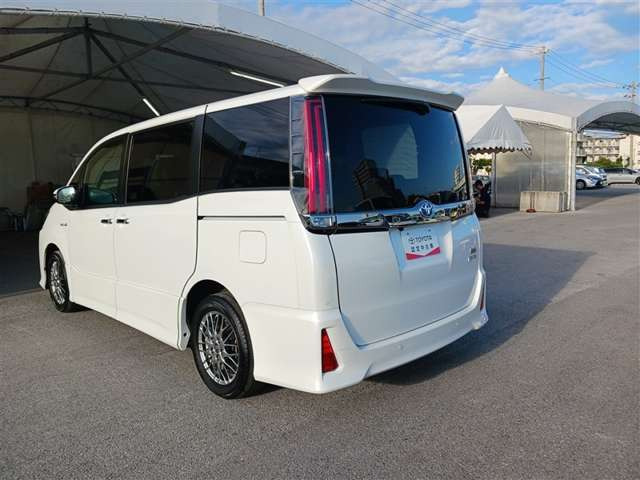 ノア1.8 ハイブリッド Si W×B II