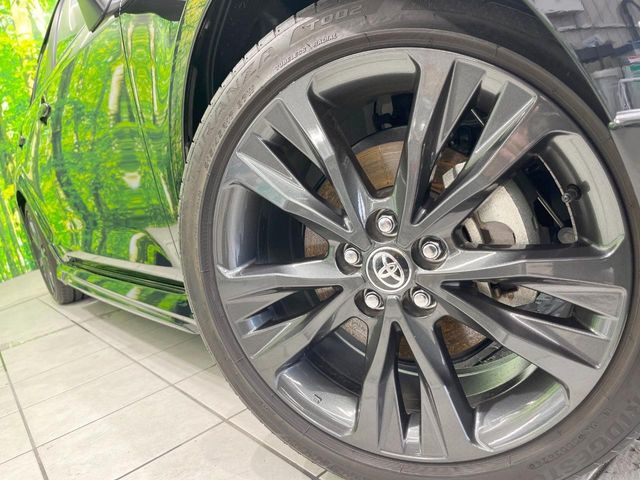 �y����17�C���`�A���~�z�C�[���z�O�ςɃ}�b�`���������A���~�z�C�[���𑕒����Ă���܂��B�e��ЊO�A���~�z�C�[����A�X�^�b�h���X�^�C�����戵�����Ă���܂��B���񂲑��k����������