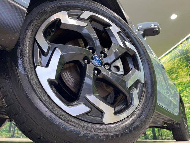 �y����18�C���`�A���~�z�C�[���z�O�ςɃ}�b�`���������A���~�z�C�[���𑕒����Ă���܂��B�e��ЊO�A���~�z�C�[����A�X�^�b�h���X�^�C�����戵�����Ă���܂��B���񂲑��k����������