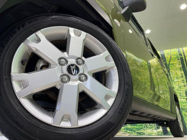 �y����15�C���`�A���~�z�C�[���z�O�ςɃ}�b�`���������A���~�z�C�[���𑕒����Ă���܂��B�e��ЊO�A���~�z�C�[����A�X�^�b�h���X�^�C�����戵�����Ă���܂��B���񂲑��k����������