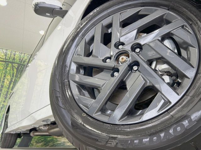 �y����16�C���`�A���~�z�C�[���z�O�ςɃ}�b�`���������A���~�z�C�[���𑕒����Ă���܂��B�e��ЊO�A���~�z�C�[����A�X�^�b�h���X�^�C�����戵�����Ă���܂��B���񂲑��k����������